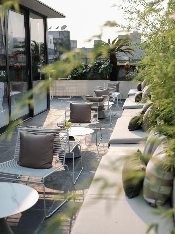 Wezo Hotel Kuanzhai Alley Chengdu-Breakfast Till 12Noon-Lv City Guide Recommended Hotel Exteriör bild