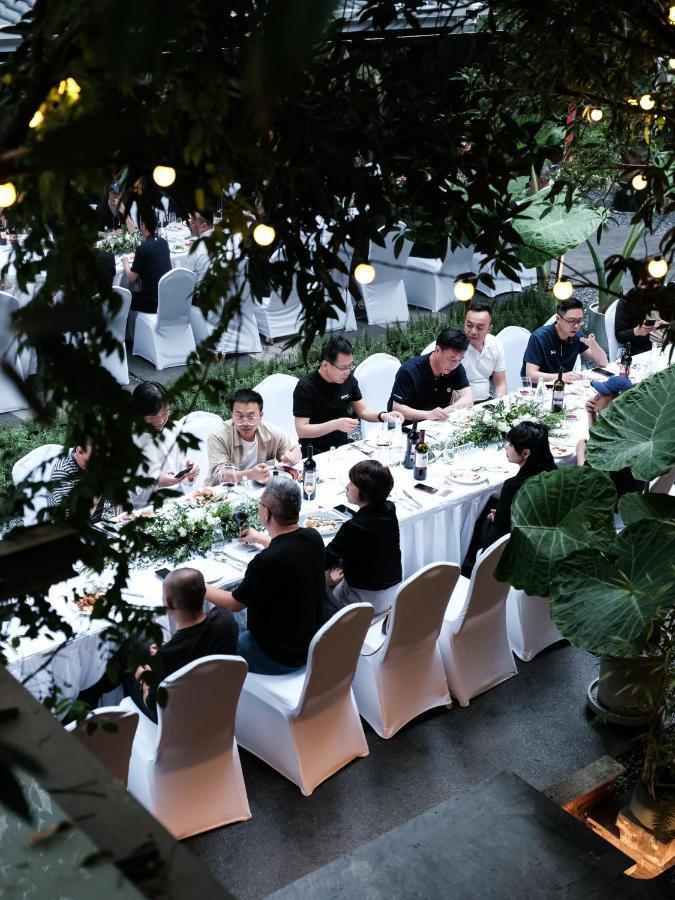Wezo Hotel Kuanzhai Alley Chengdu-Breakfast Till 12Noon-Lv City Guide Recommended Hotel Exteriör bild