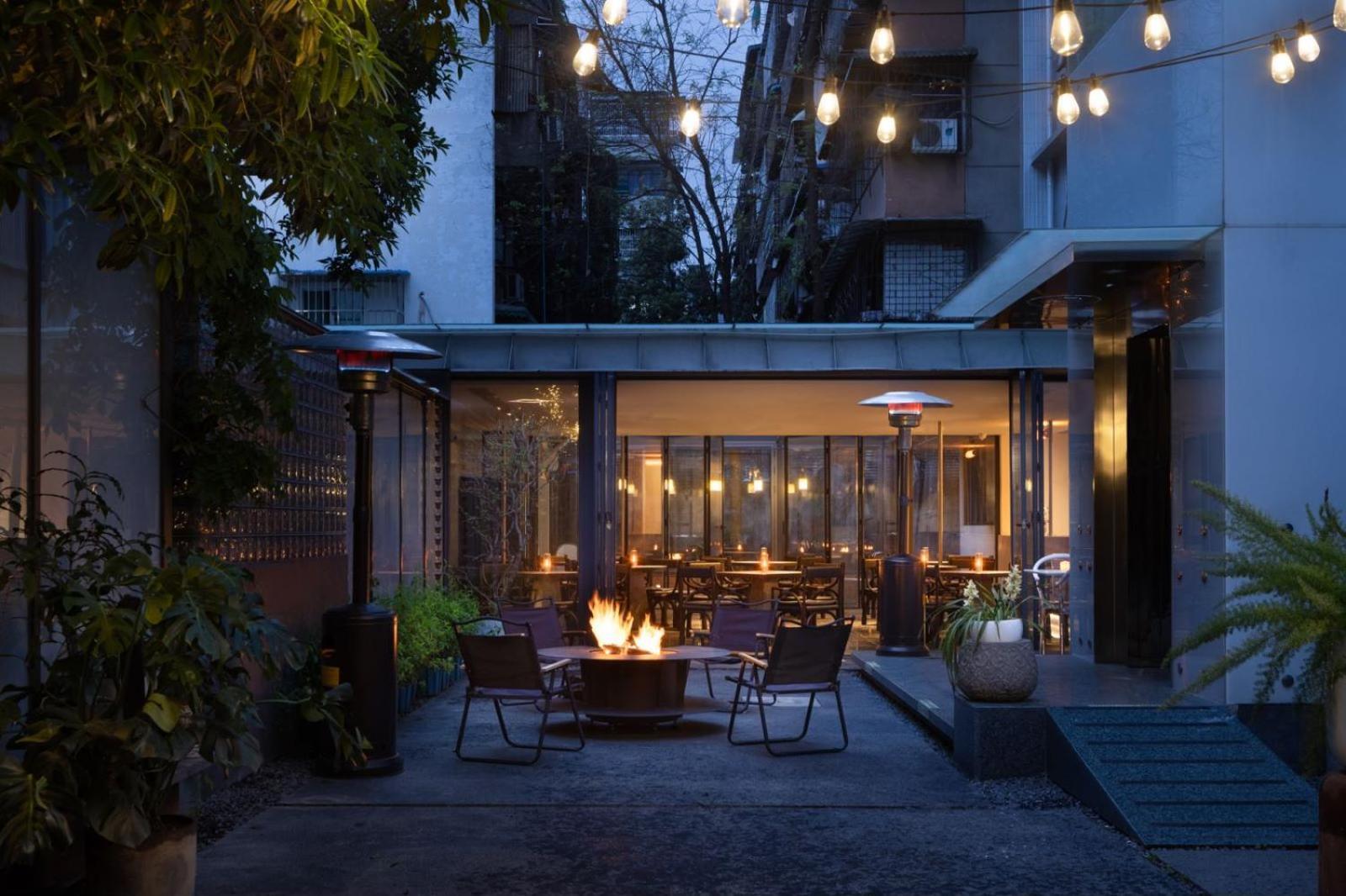 Wezo Hotel Kuanzhai Alley Chengdu-Breakfast Till 12Noon-Lv City Guide Recommended Hotel Exteriör bild